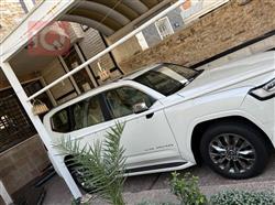 تۆیۆتا لاند کروزەر